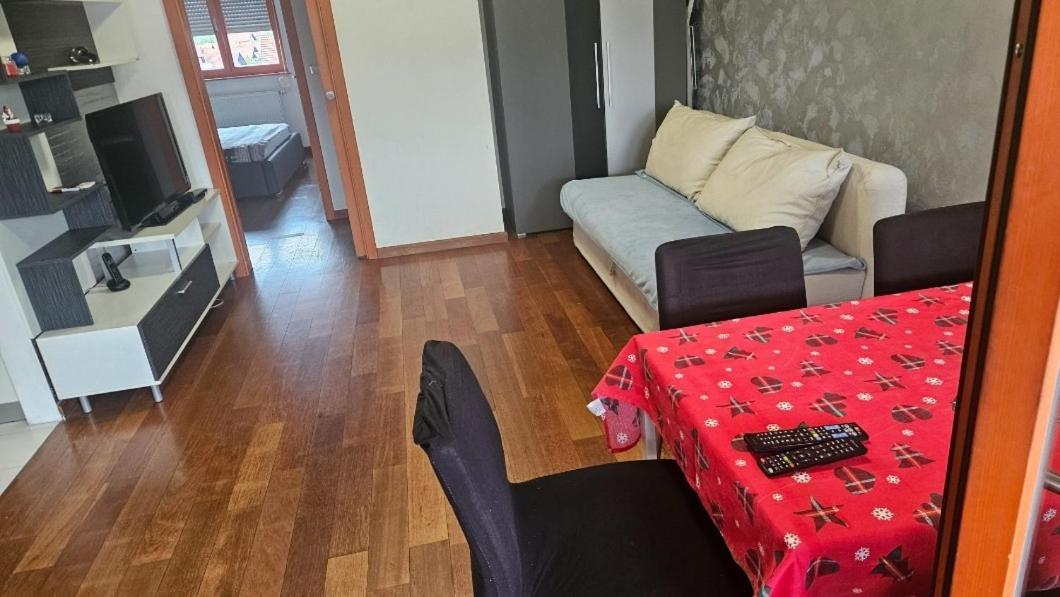 Appartamento Apartman In Club Zagabria Esterno foto